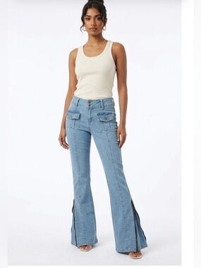 Social Collision Skull Flare Jeans Y2K Mall Goth Side Zipper Light Wash Size 11